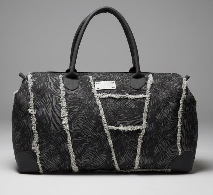 WEEKENDER BAG DARK ZEBRA